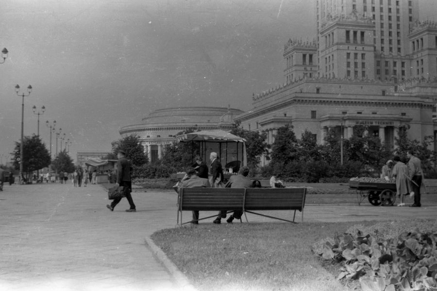 Pałac Kultury i Nauki w Warszawie około 1960 roku
