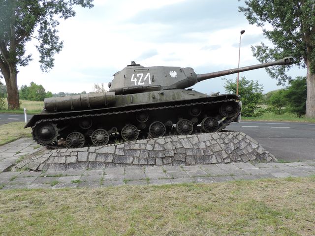 Czołg IS-2 w Starych Łysogórkach