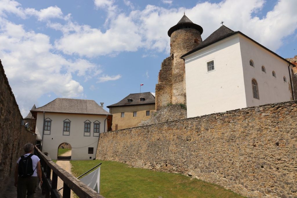 Zamek w Starej Lubowli – strażnik południowej granicy Królestwa Polskiego