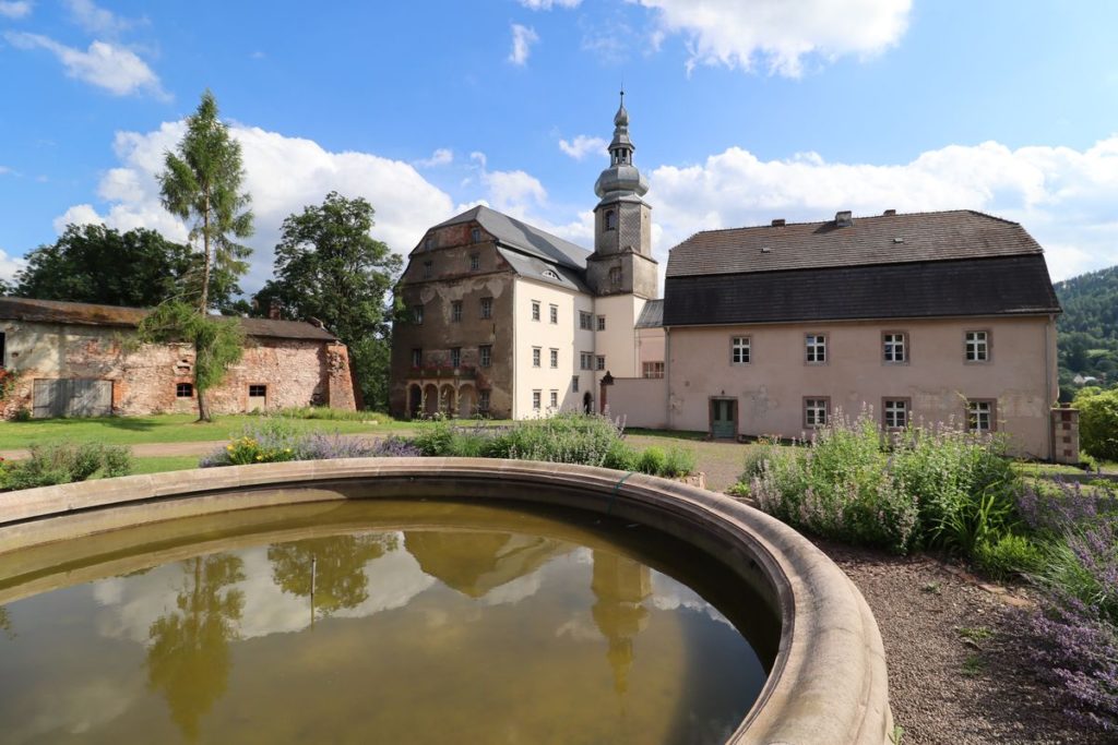 Zamek Sarny w Ścinawce Górnej 